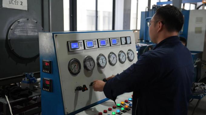 স্টক মধ্যে Sauer Danfoss MMF সিরিজ MMF044 MMF044DAFGABNNN হাইড্রোলিক পিস্টন পাম্প রাস্তা রোলার জন্য 10